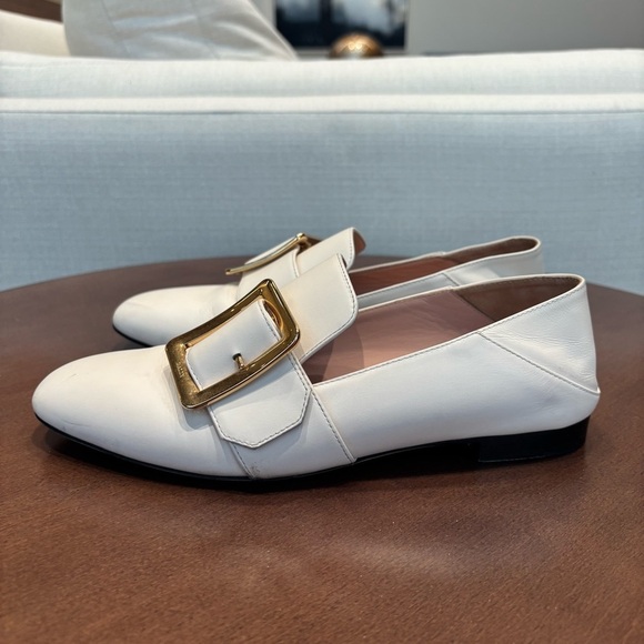 BALLY Slip-On Janelle Loafers Flat Shoes Ivory Leather Gold  Bally Janelle Buckled Slip-on Loafers, Size 8